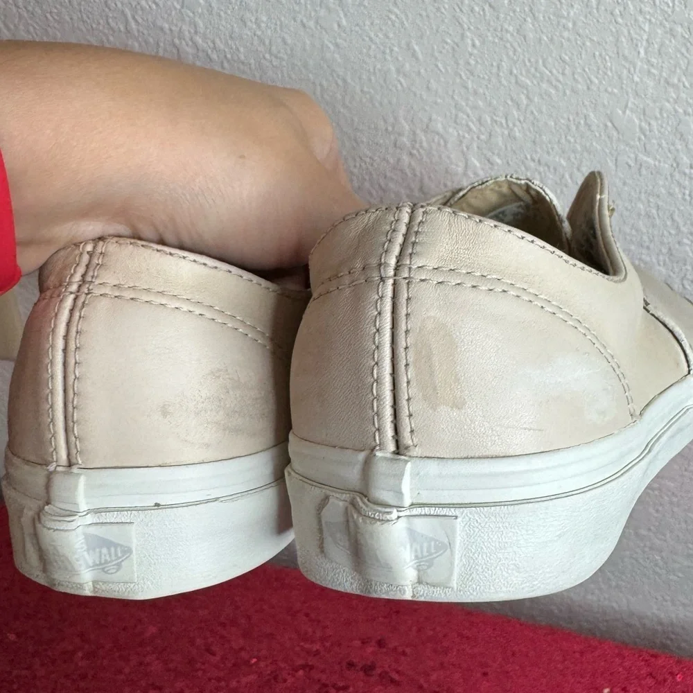 VANS 🌟 Authentic Gore Studs Leather Low Top (Size 8.5 Men’s, Size 10 Women’s)